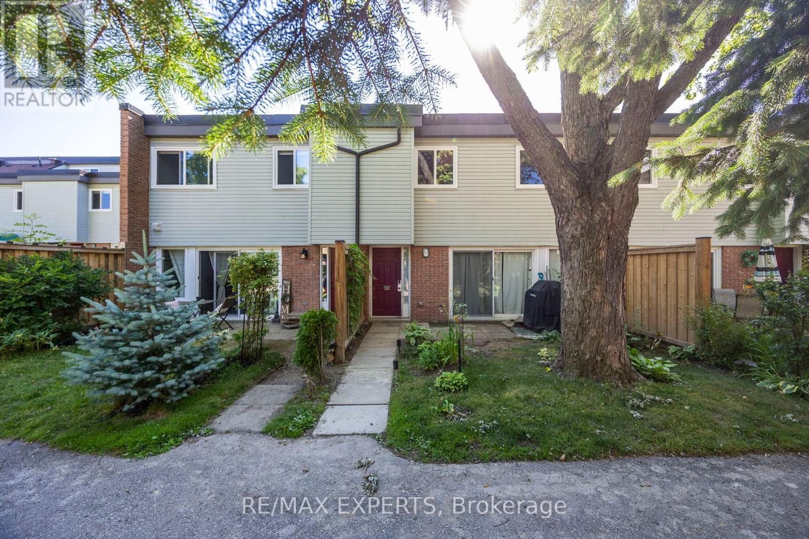 3 bed 2 bath single family at 242 MILESTONE CRESCENT — $489,000