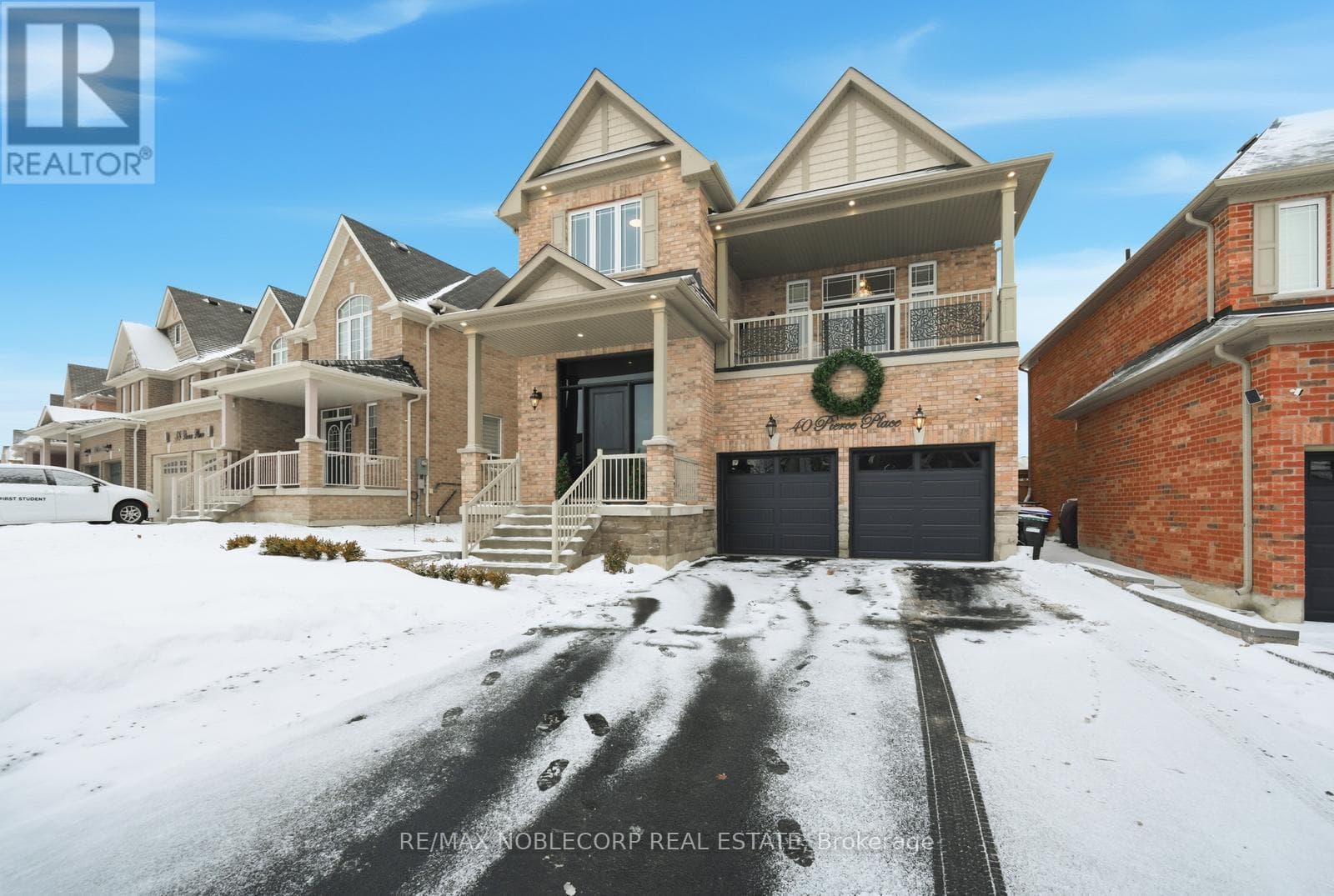 40 PIERCE PLACE photo 3