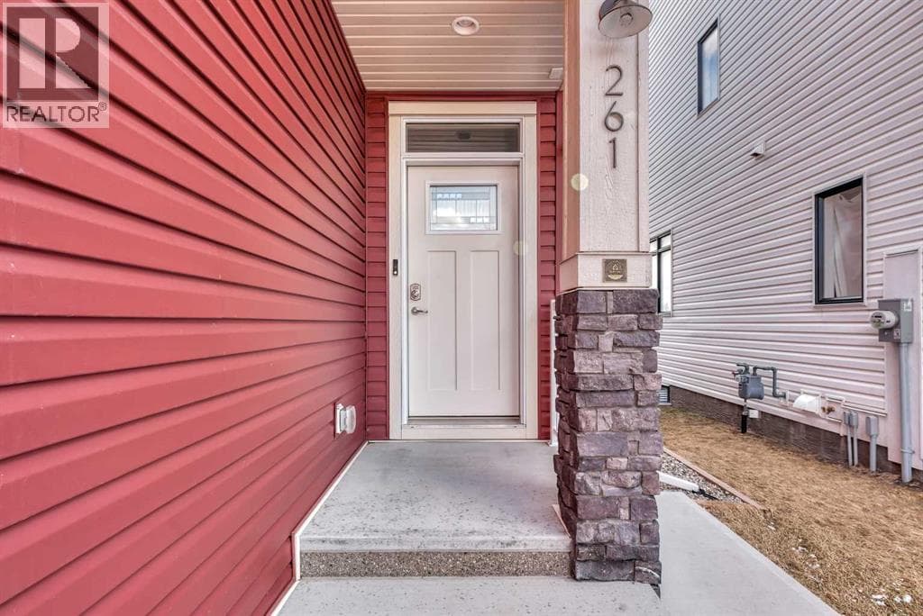 261 Wildrose Drive photo 3