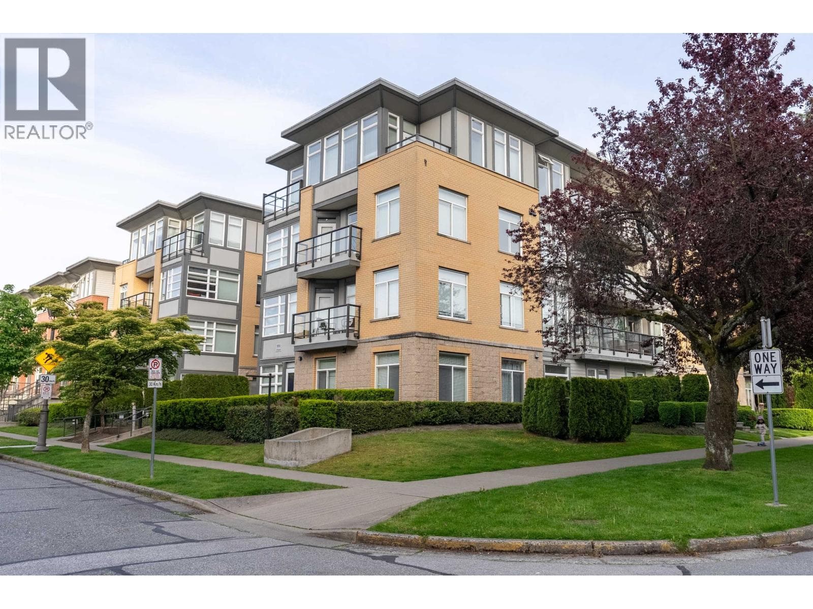 1 bed 1 bath single family at 409 5692 KINGS ROAD — $766,000