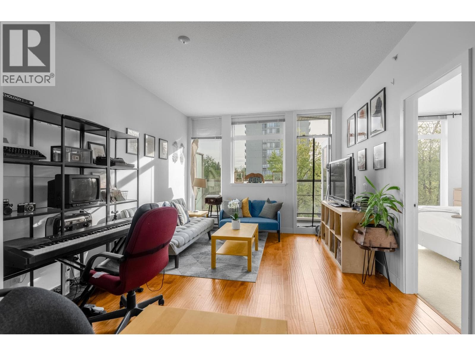 409 5692 KINGS ROAD photo 5