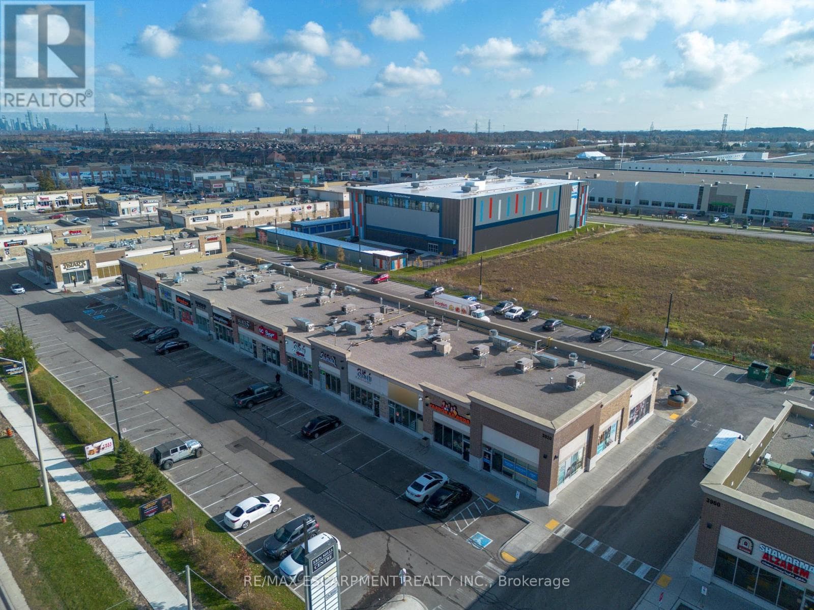24 - 3920 EGLINTON AVENUE W photo 3