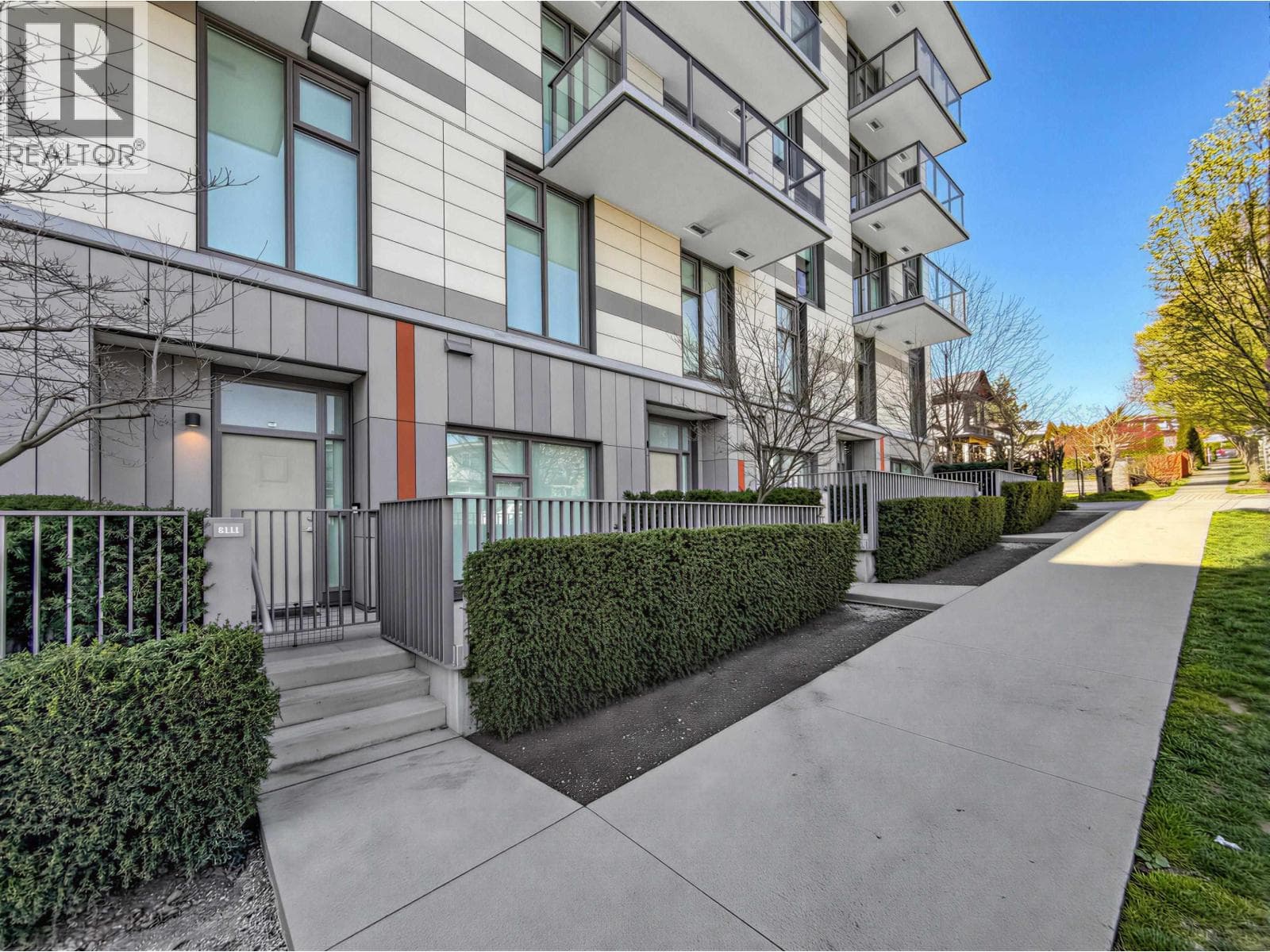 8111 CHESTER STREET photo 2