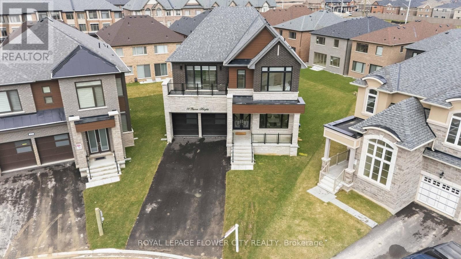 13 PEAREN HEIGHTS photo 3