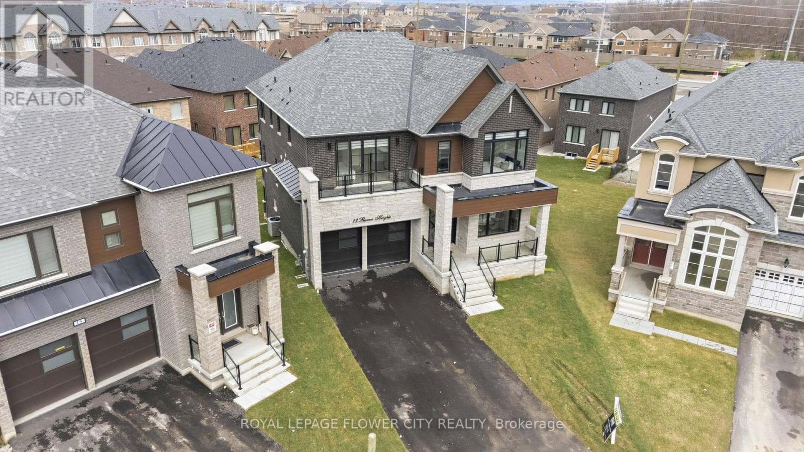 13 PEAREN HEIGHTS photo 4
