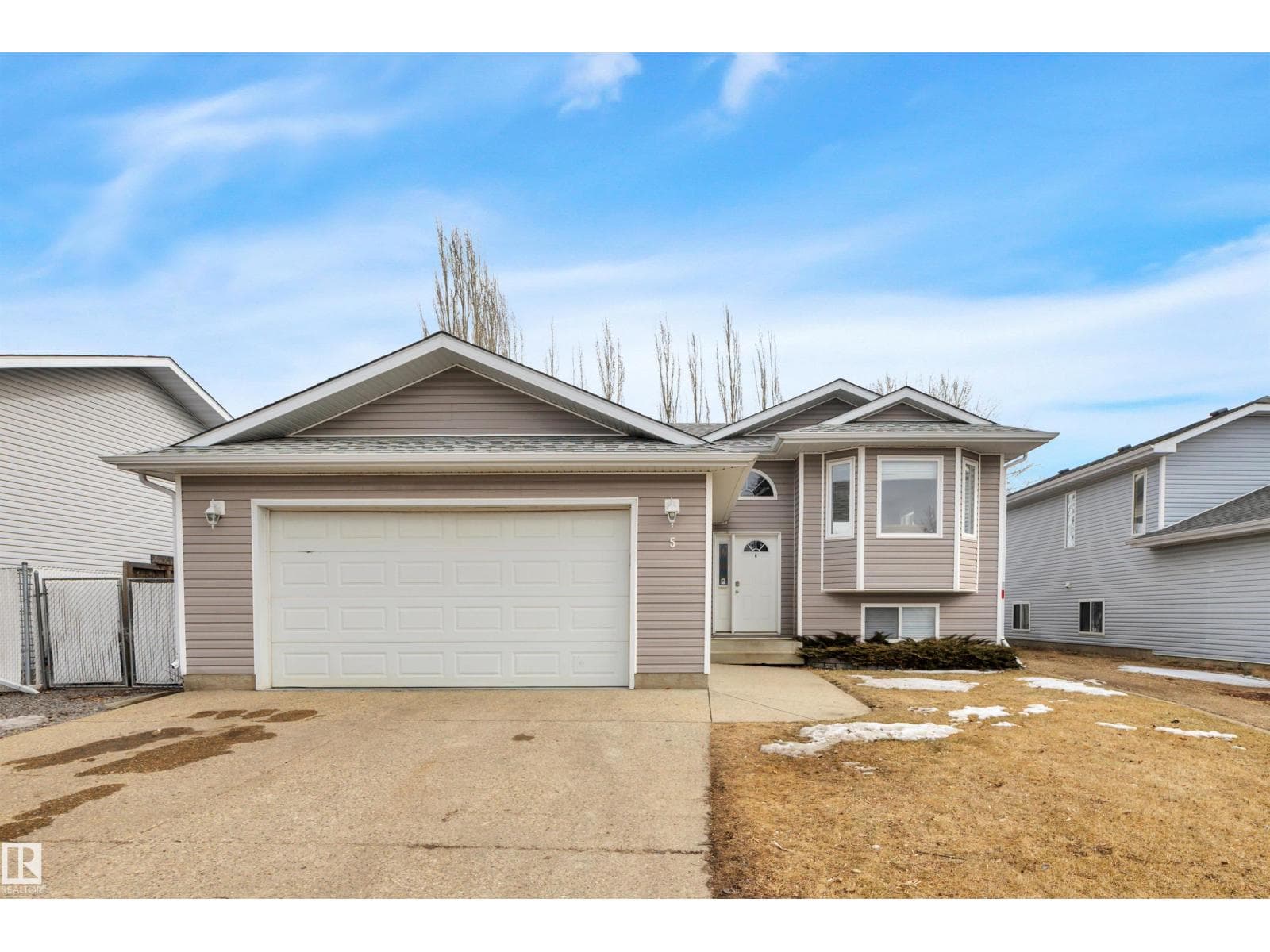 4 bed 3 bath single family at 5 Parkview CR — $474,000