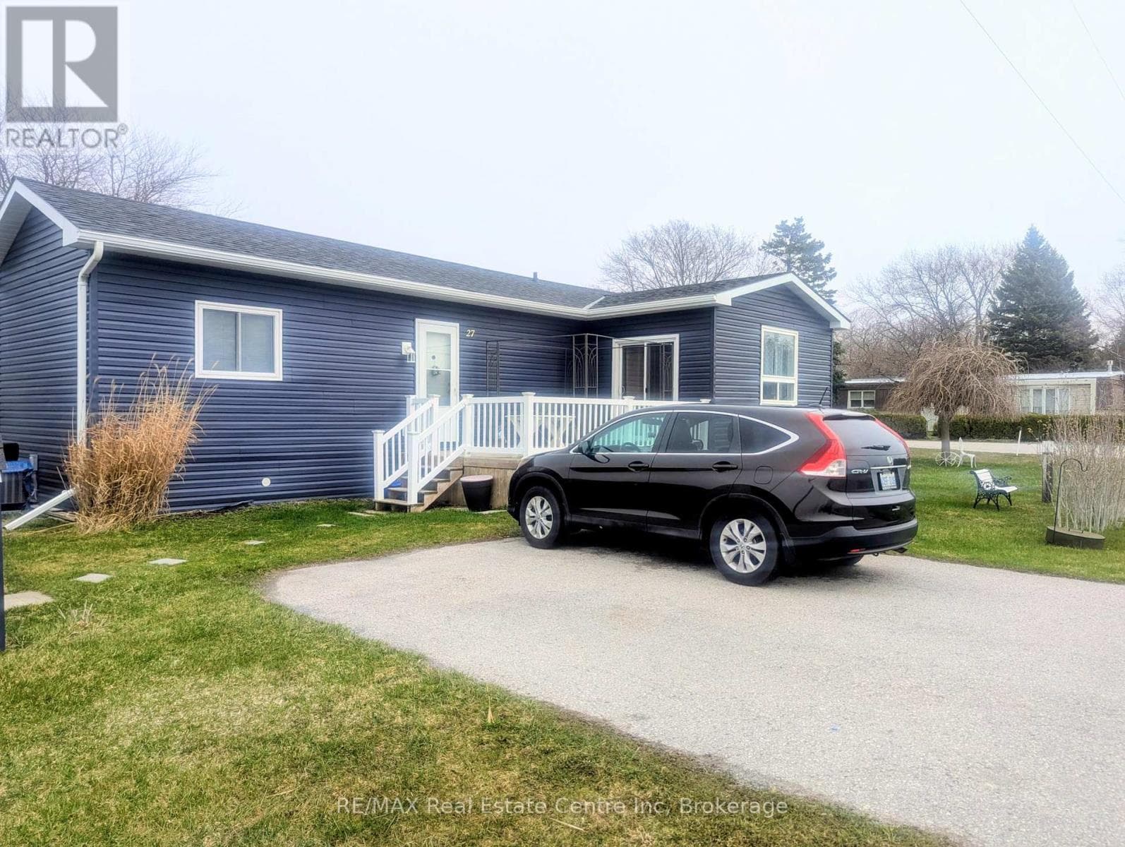 27 CRANBERRY DRIVE N photo 2