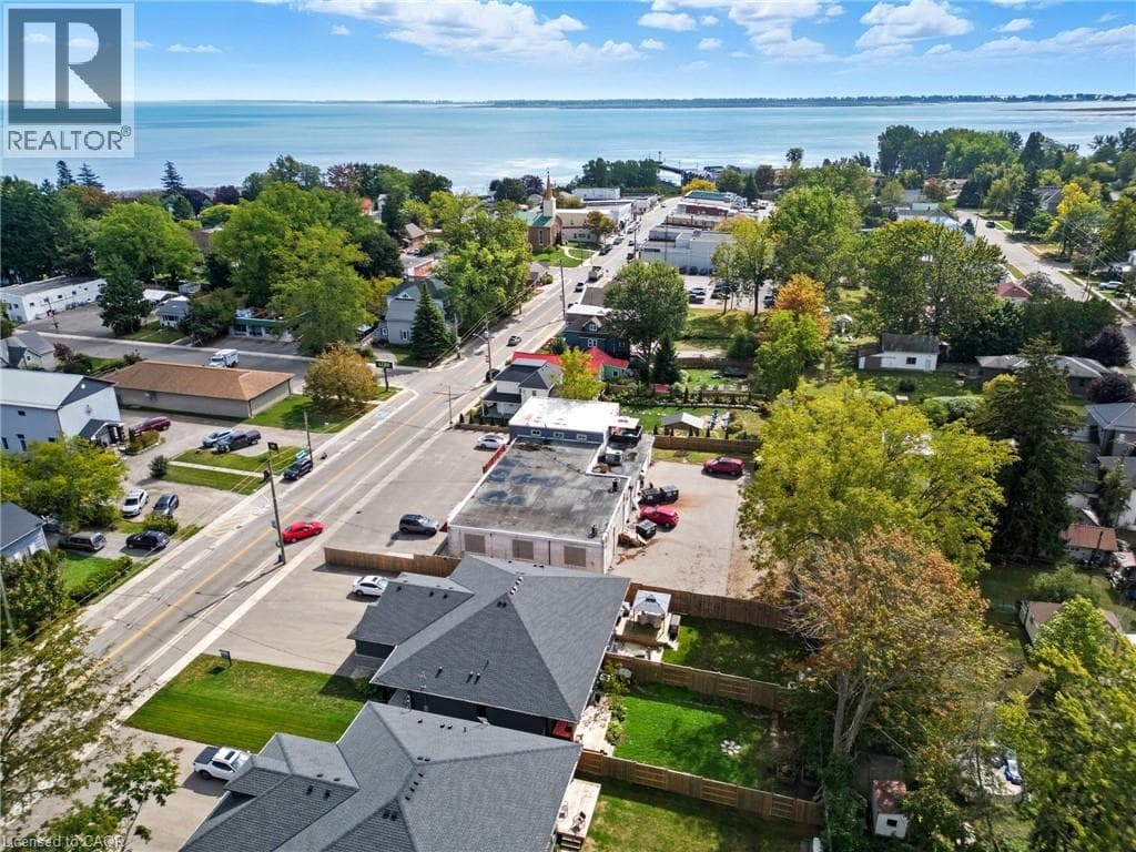 1053 BAY Street photo 5