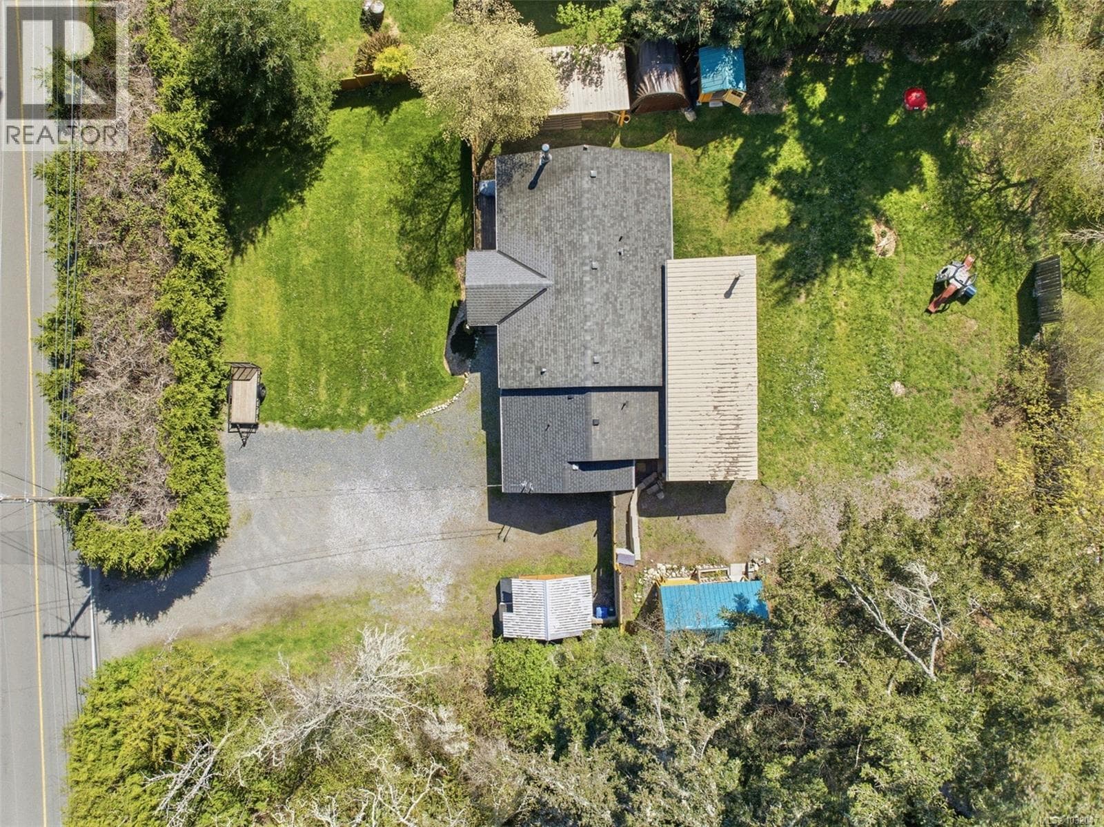 1704 Whiffin Spit Rd photo 2