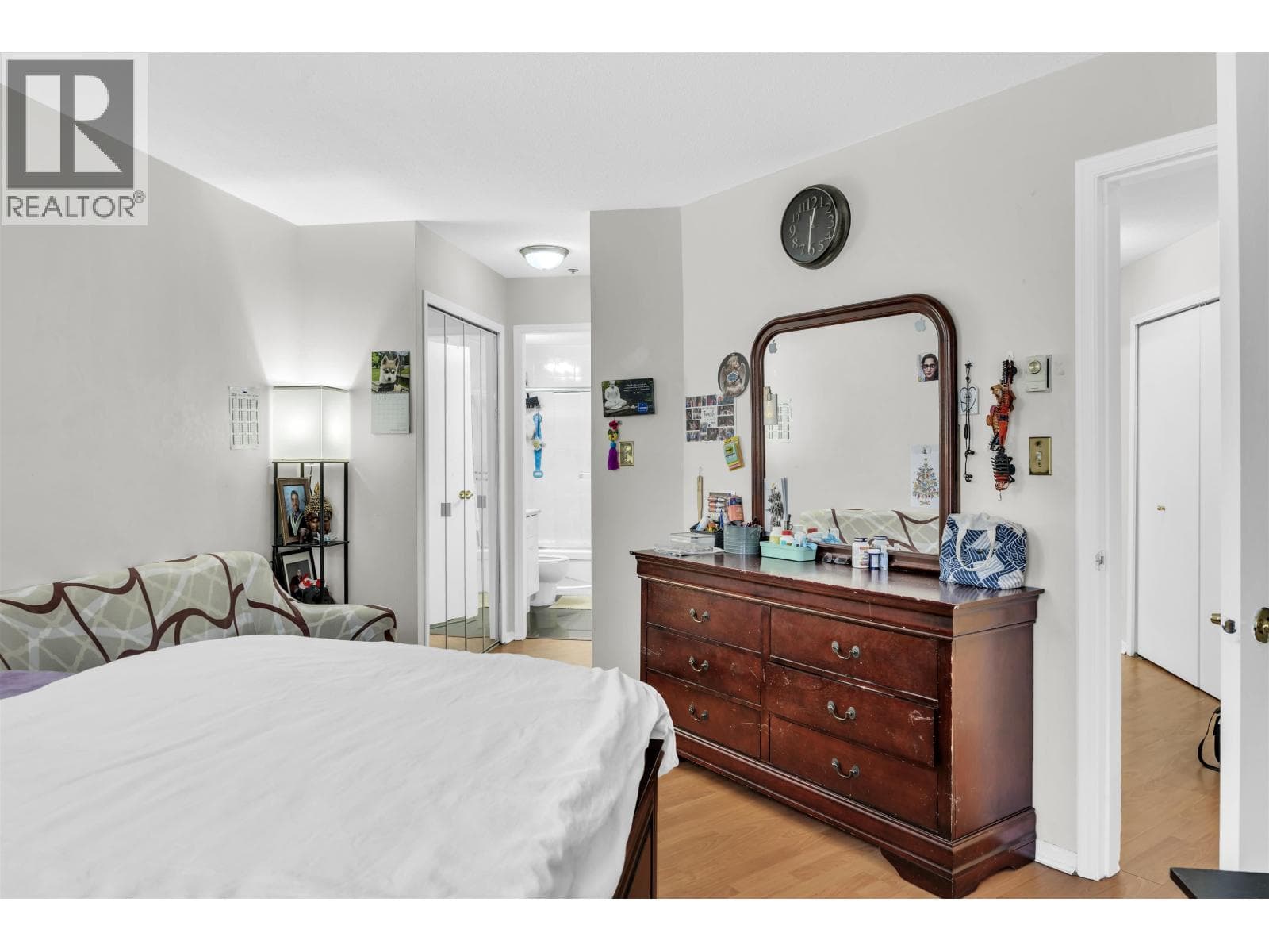 212 6939 GILLEY AVENUE photo 4