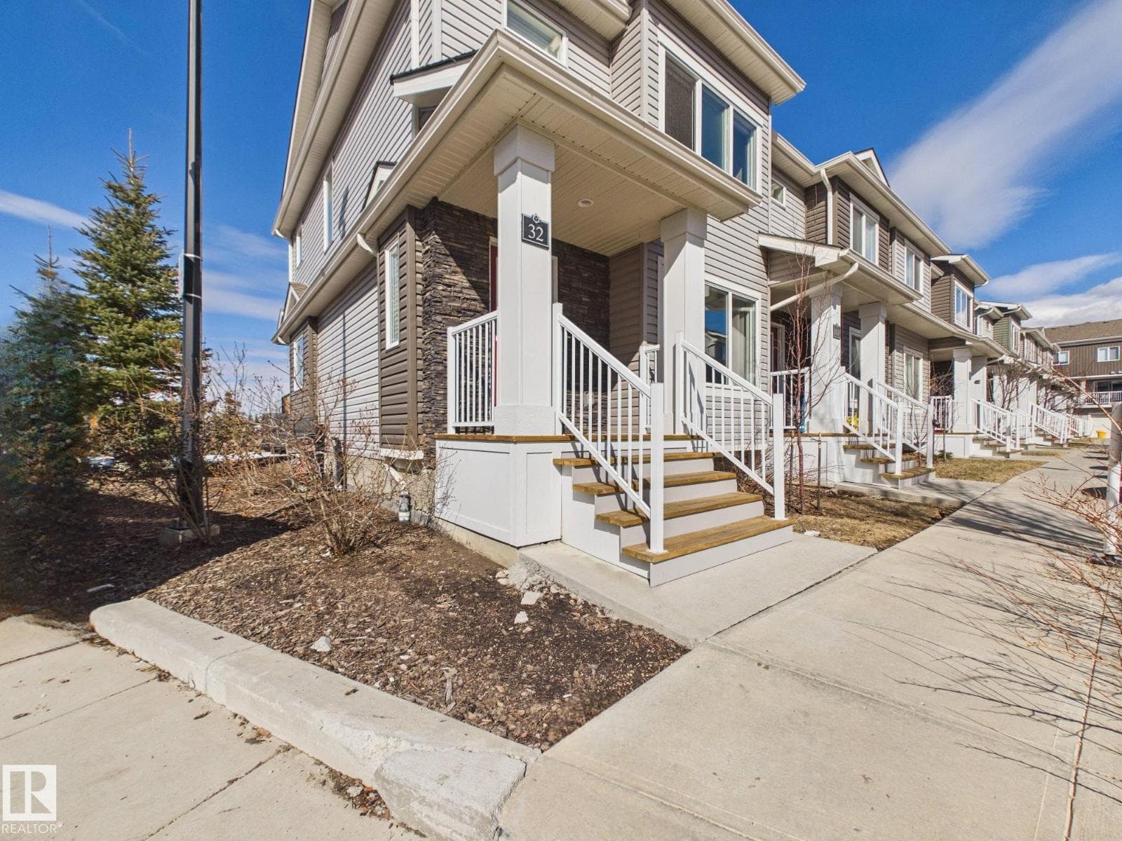 #32 2121 Haddow DR NW — photo 3