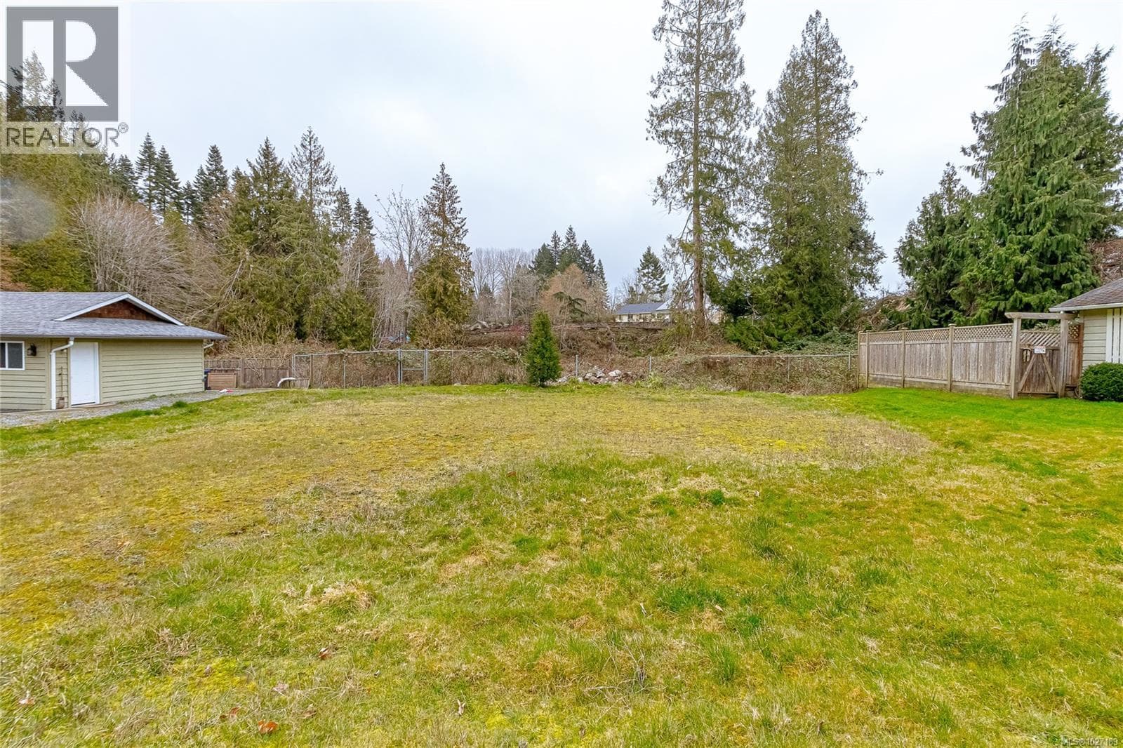 24 493 PIONEER Cres photo 5