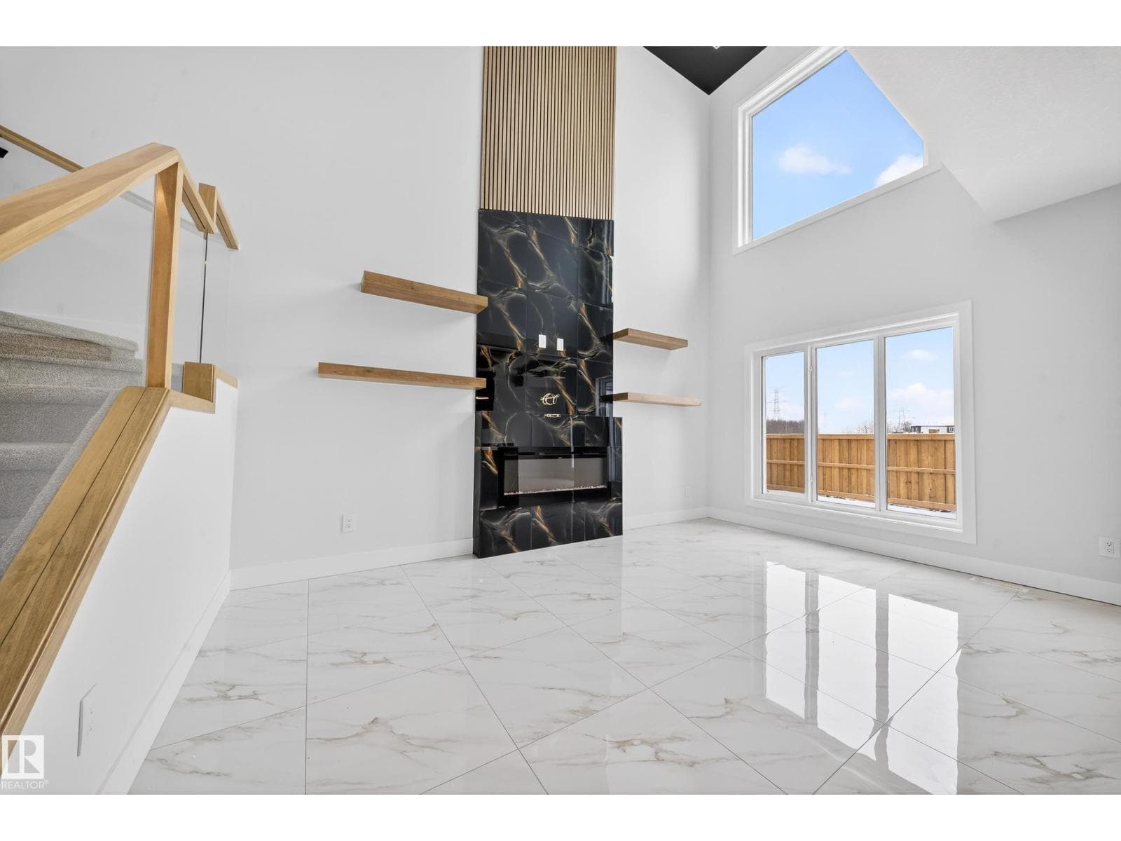 115 28 ST SW photo 3