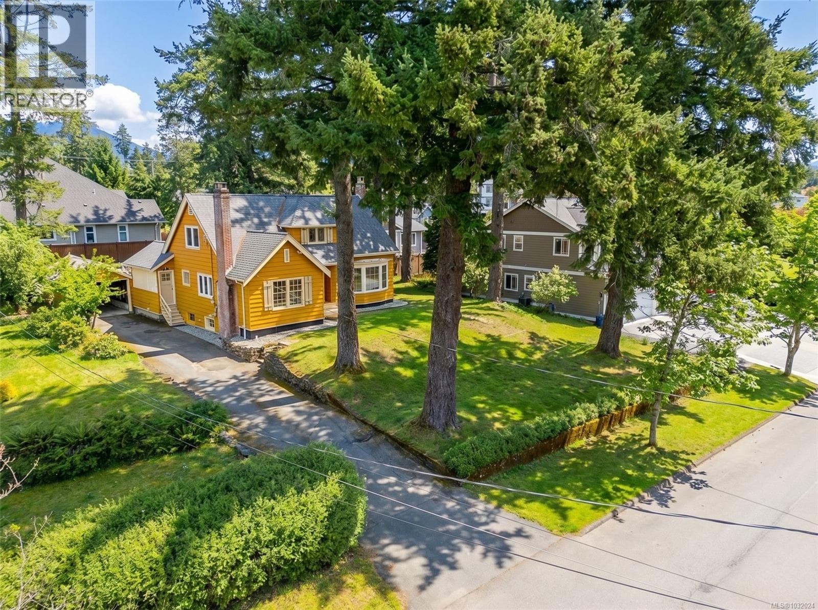 4749 Leslie Ave photo 4