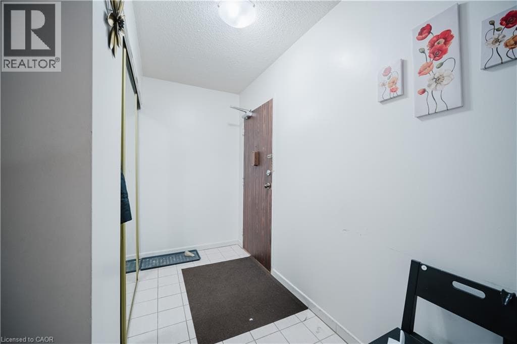 18 KNIGHTSBRIDGE Road Unit# 502 photo 4