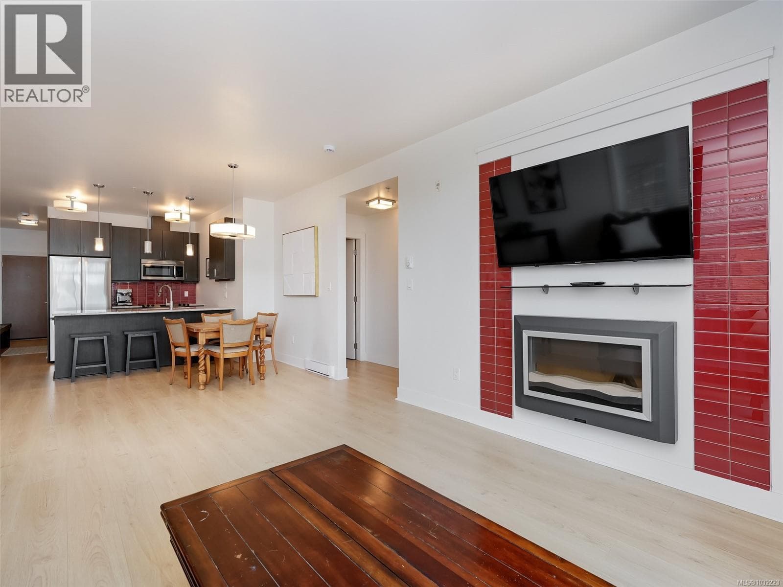 305 606 Speed Ave photo 5