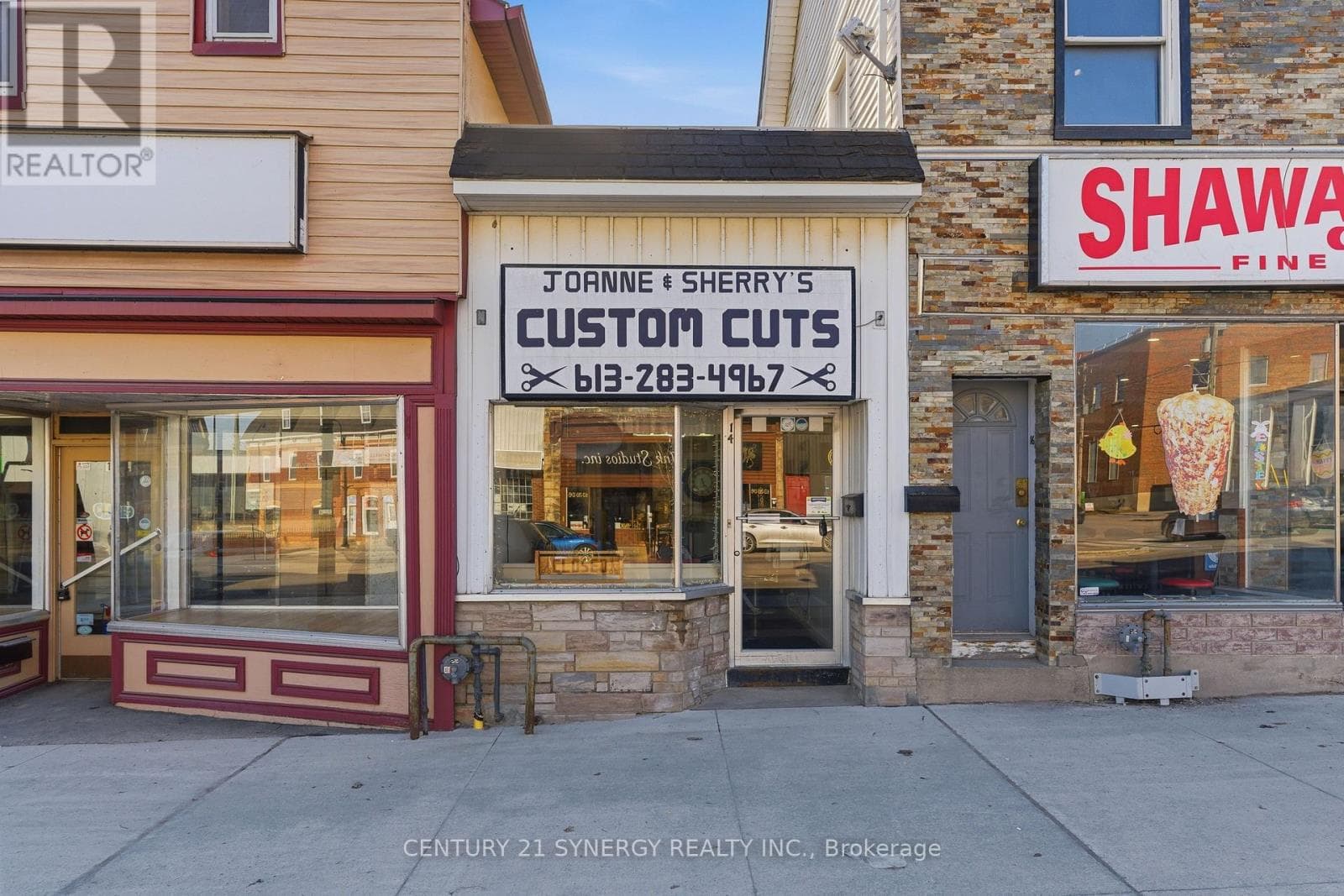 retail at 14 BECKWITH STREET N — $179,999