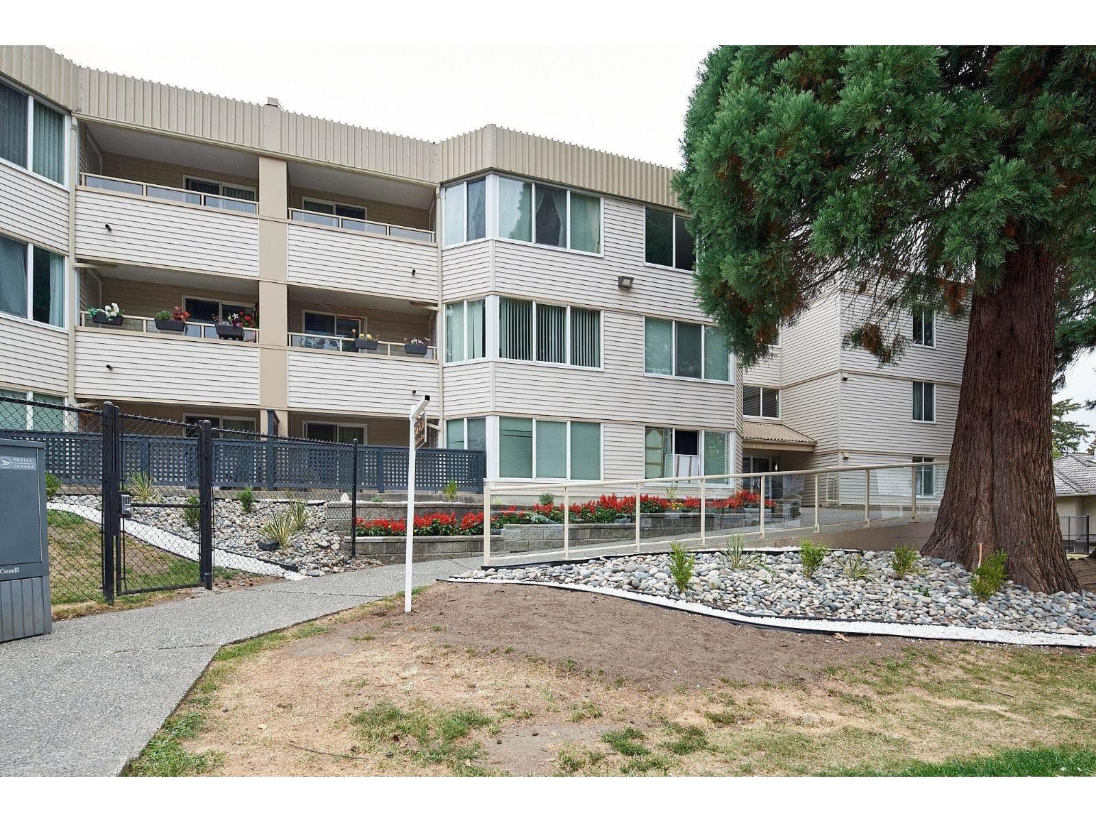 1 bed 1 bath single family at 113 9635 121 STREET — $350,000
