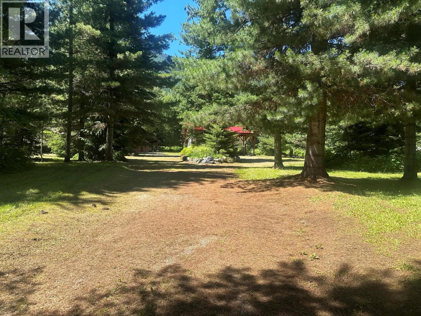 212 ISLAND VIEW Road photo 3