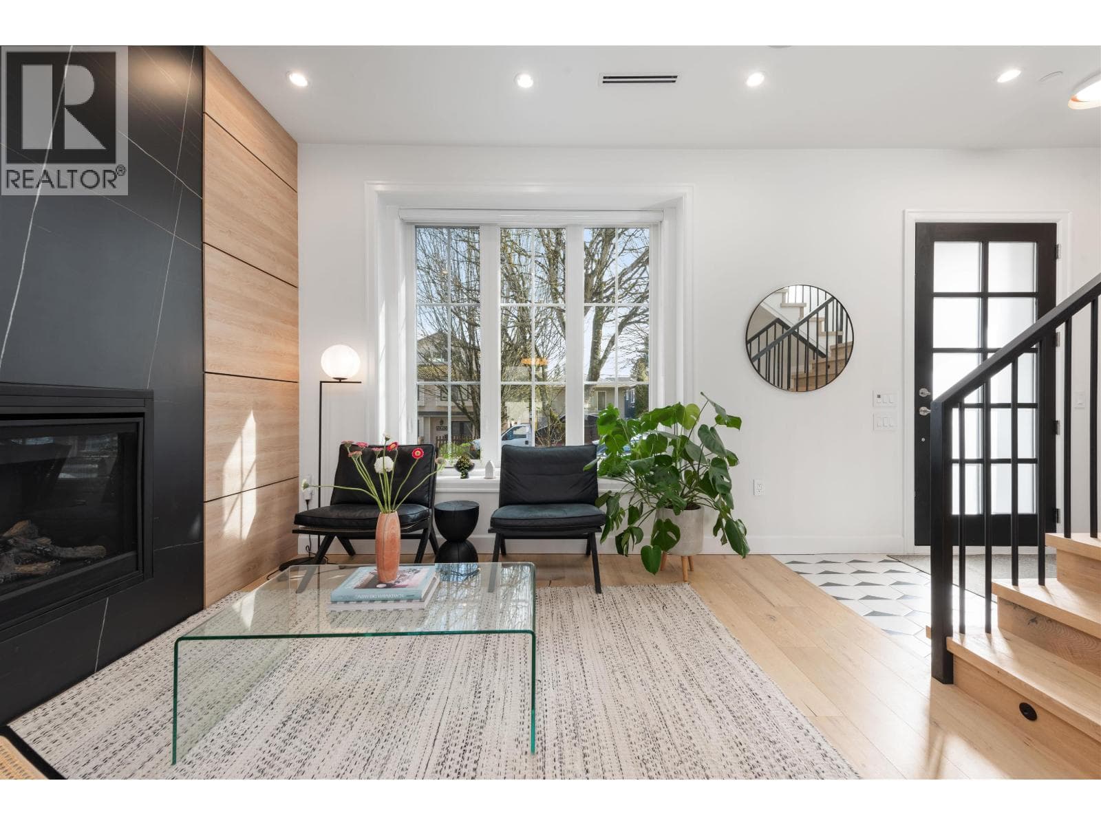 5059 SHERBROOKE STREET photo 3