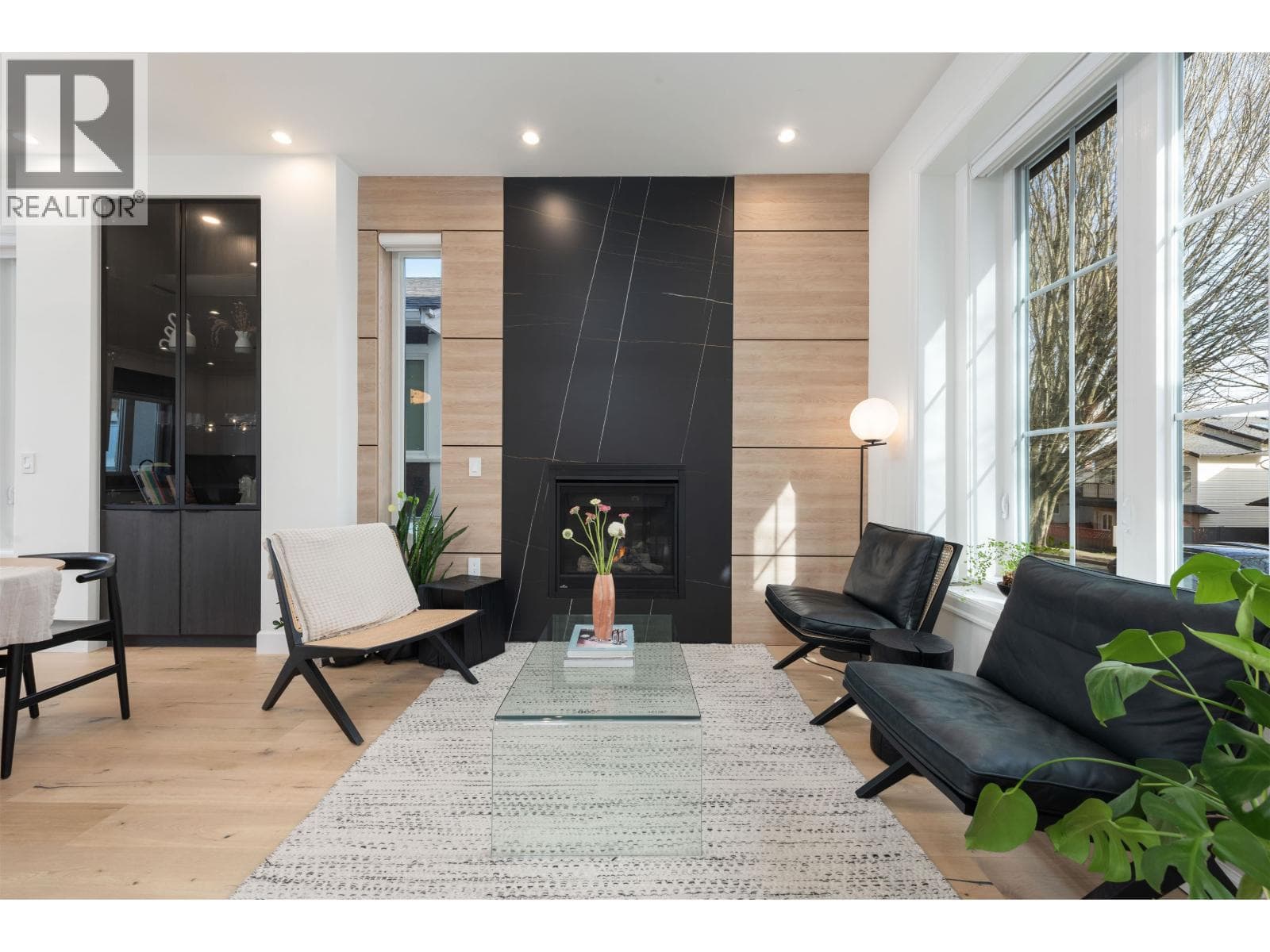 5059 SHERBROOKE STREET photo 4