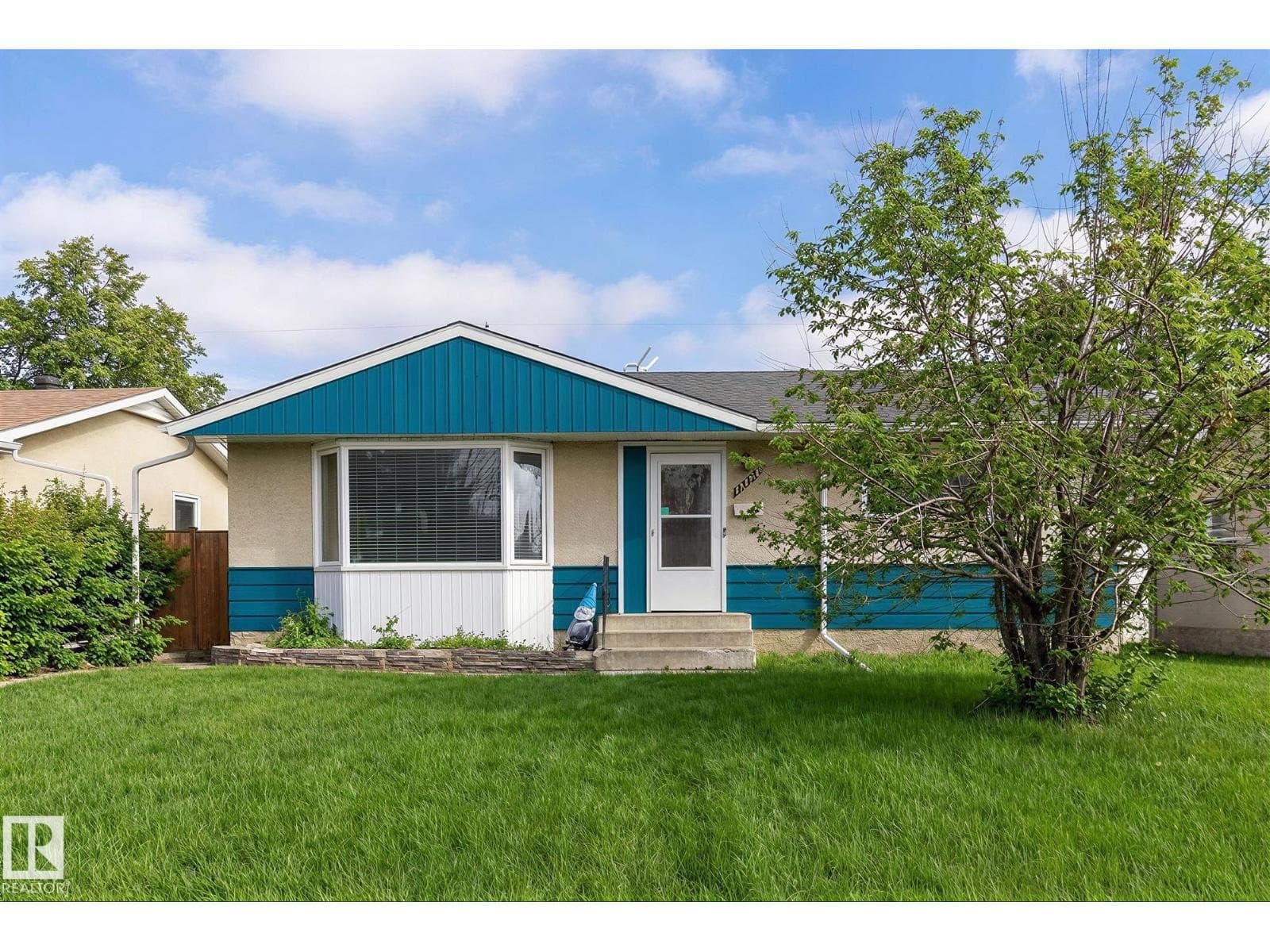 3 bed 2 bath single family at 16724 79 "A" AV NW — $474,900