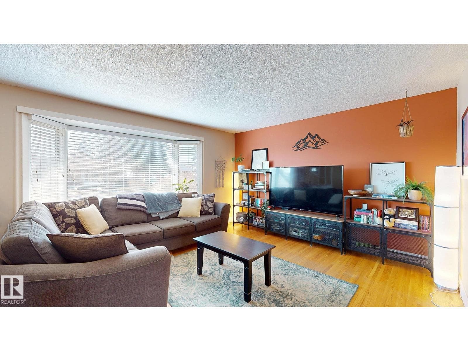 16724 79 "A" AV NW photo 5