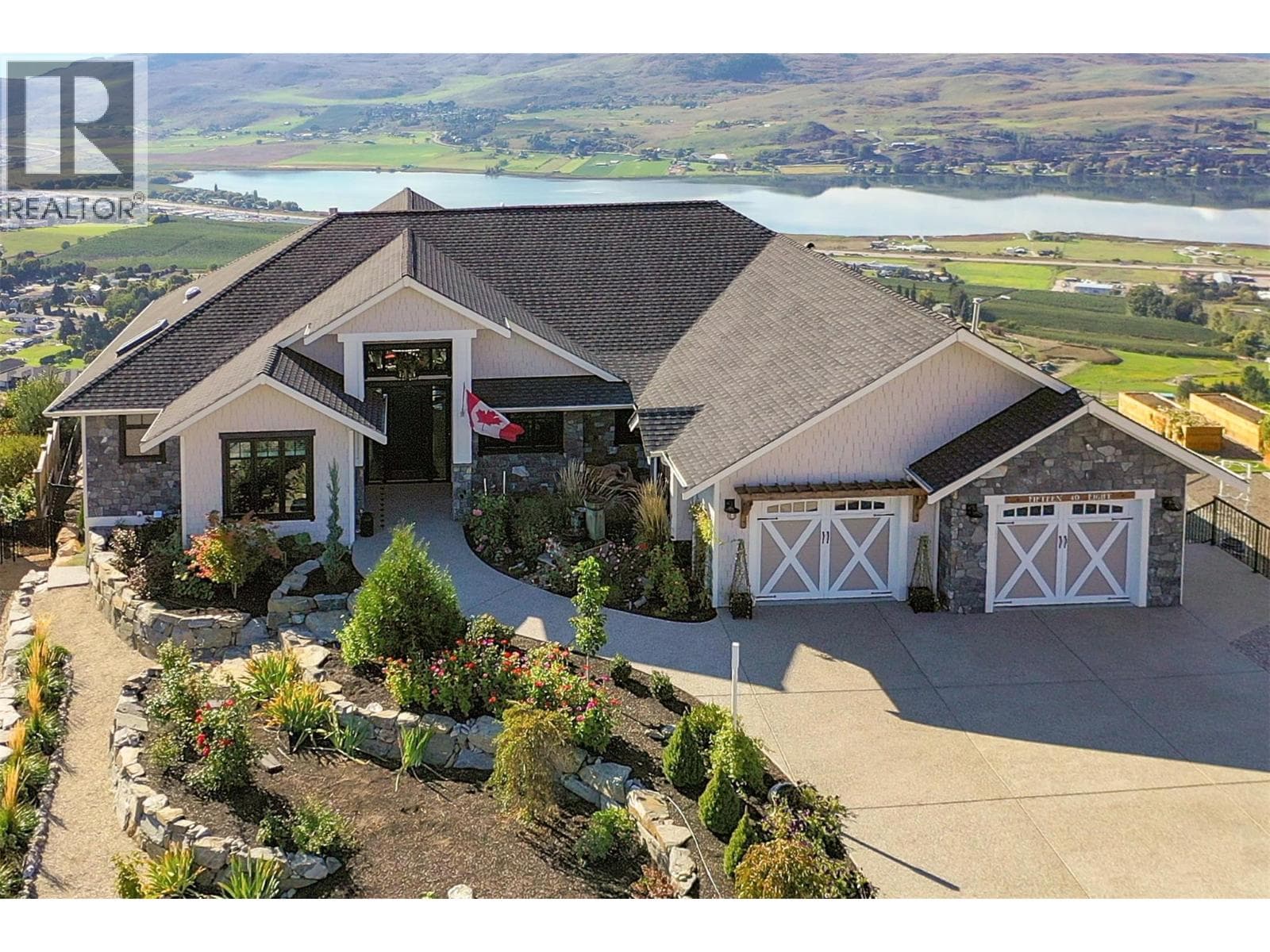 1548 Phoenix Drive photo 3