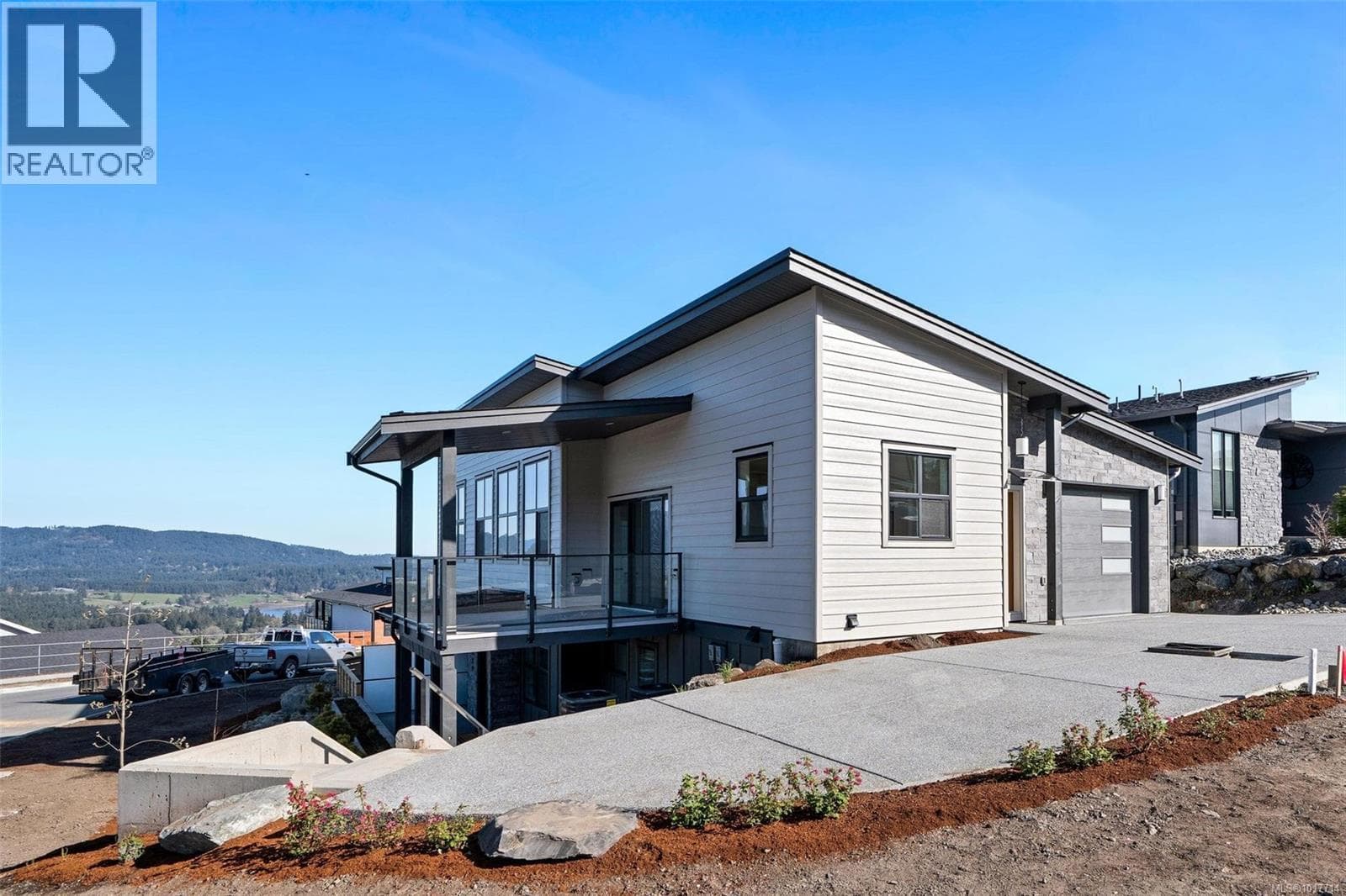 3227 Woodrush Dr photo 2