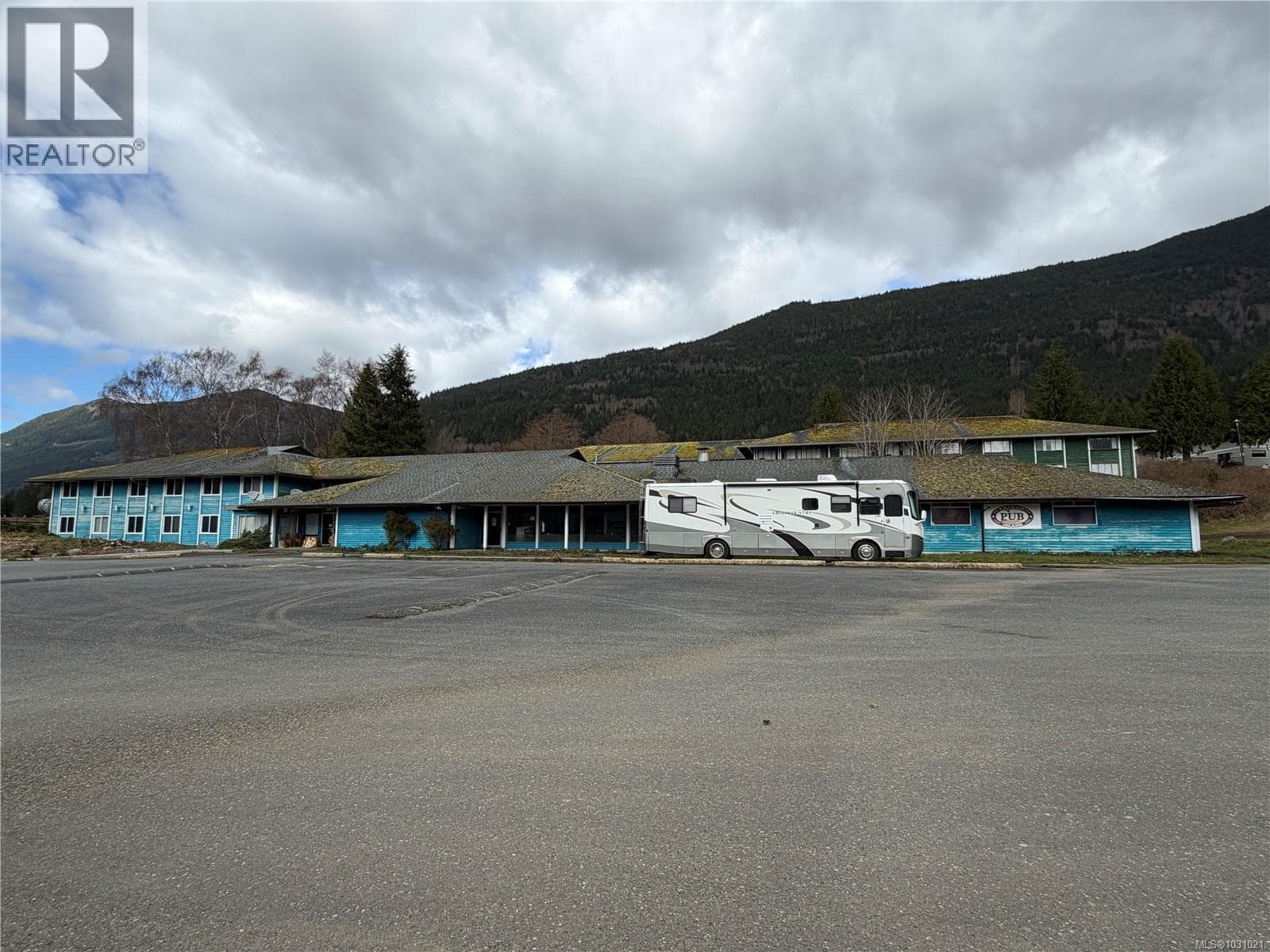 business at 1111 Nigei St — $659,000