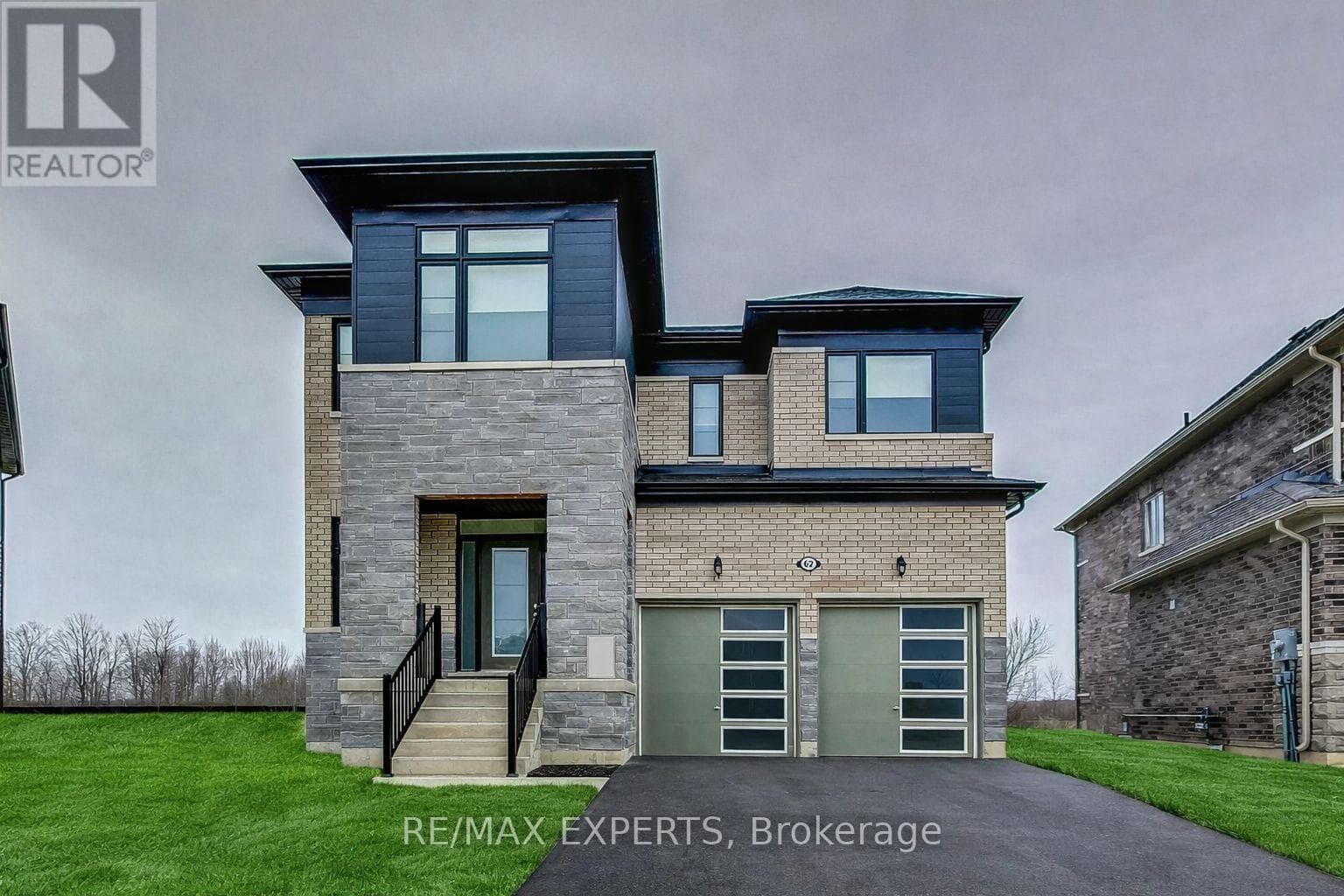 4 bed 3 bath single family at 62 SEASON CRESCENT — $988,000