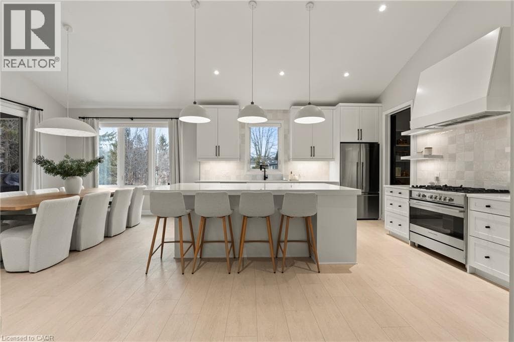 27 MAPLE LEAF Avenue S photo 2