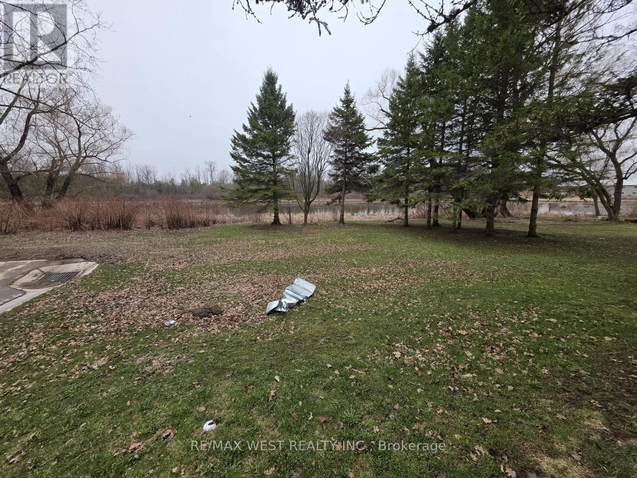 476 HAMILTON STREET photo 3