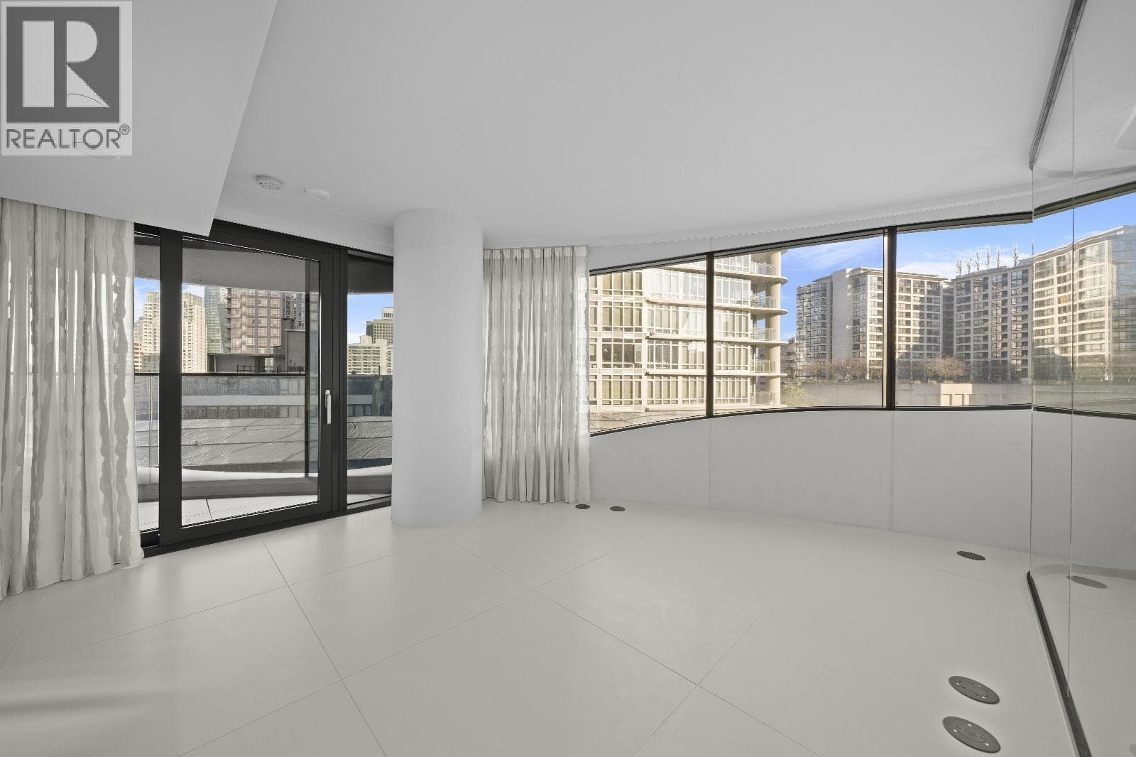 706 1033 NELSON STREET photo 4