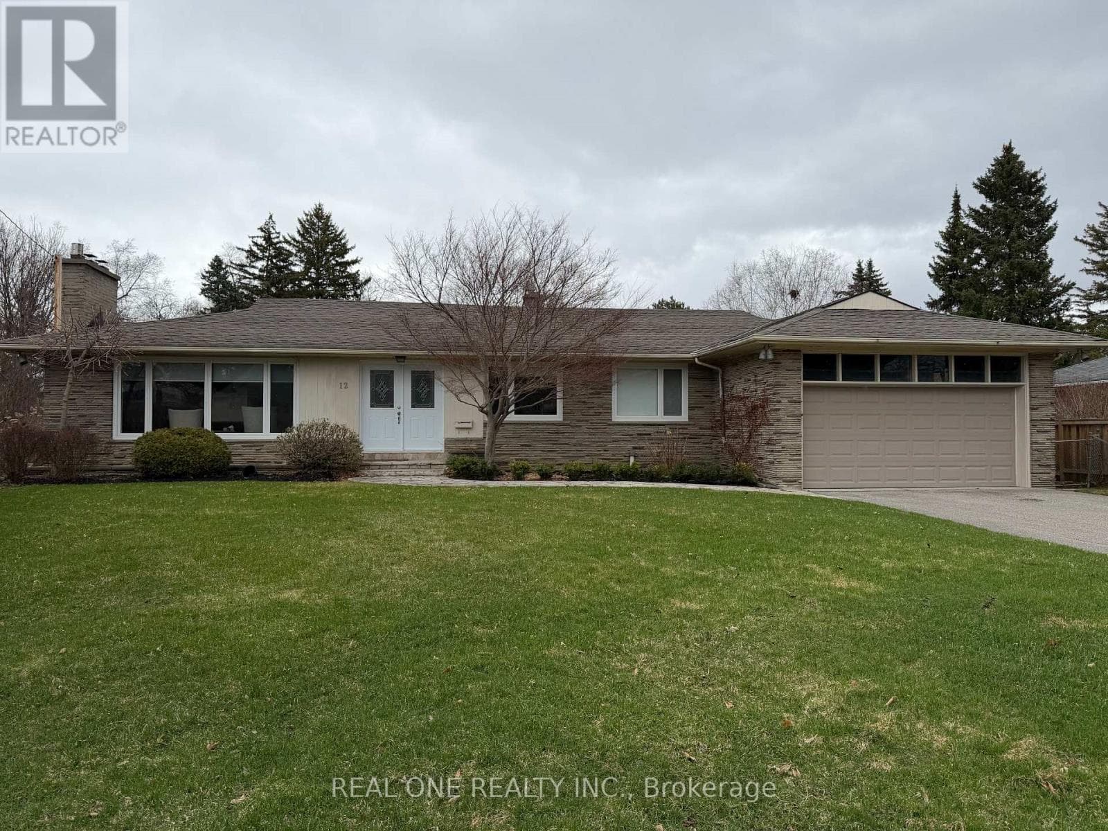 6 bed 3 bath single family at 12 KING MAPLE PLACE — $2,800,000