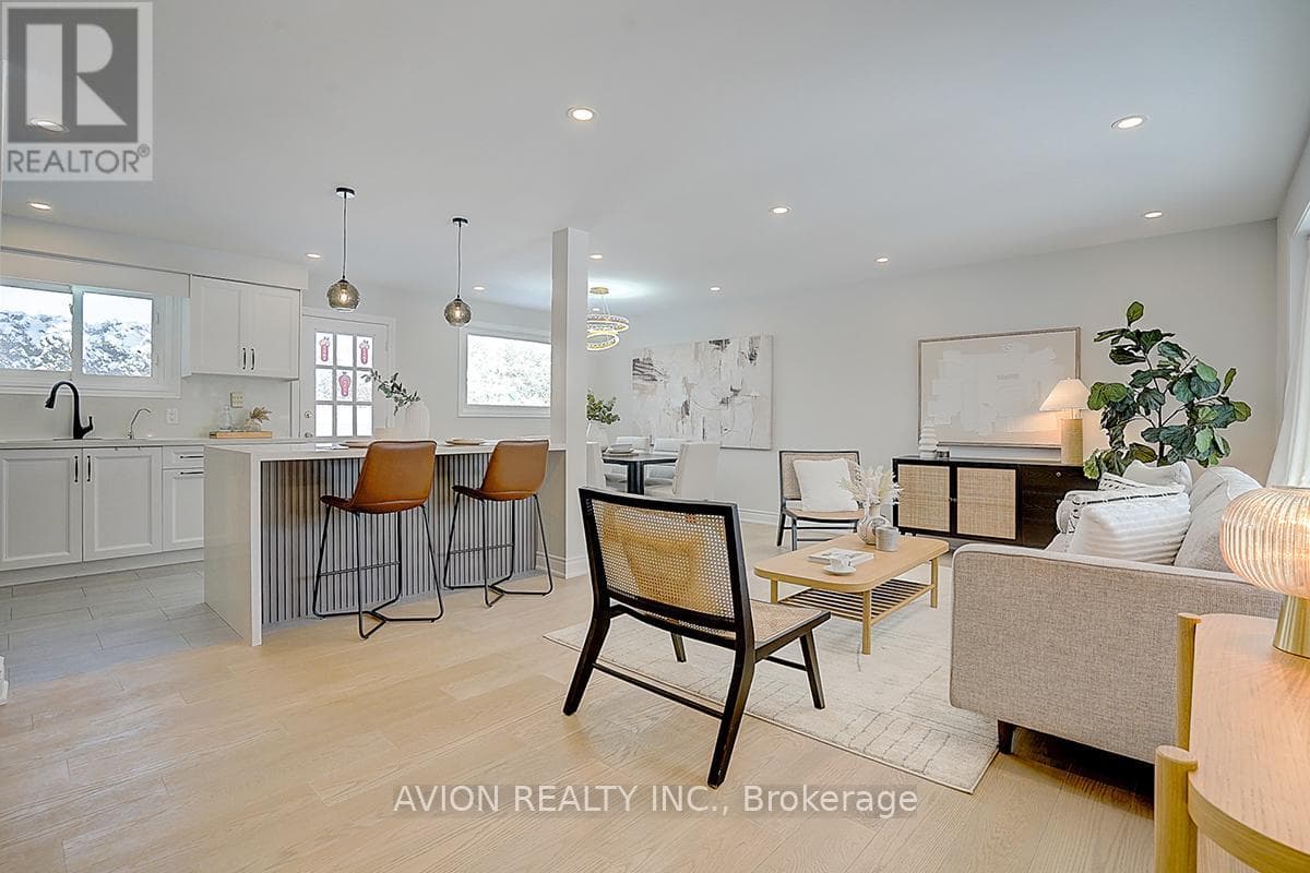24 DRAKEFIELD ROAD photo 3