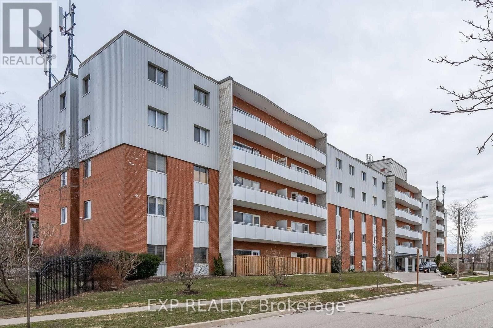 3 bed 2 bath single family at 508 - 2485 WOKING CRESCENT — $474,000