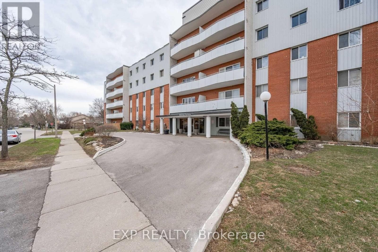 508 - 2485 WOKING CRESCENT photo 2