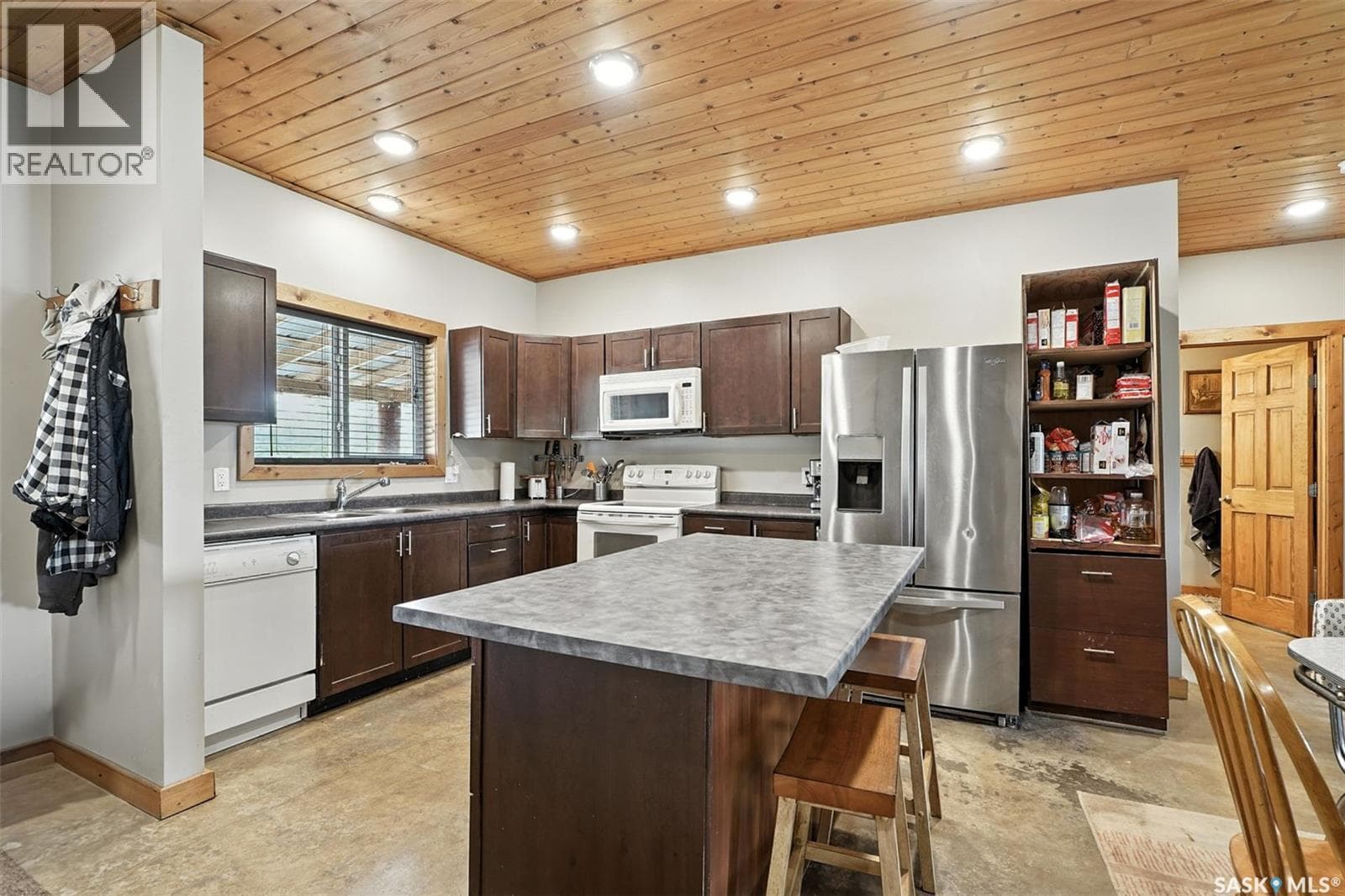 Hansen acreage — photo 3