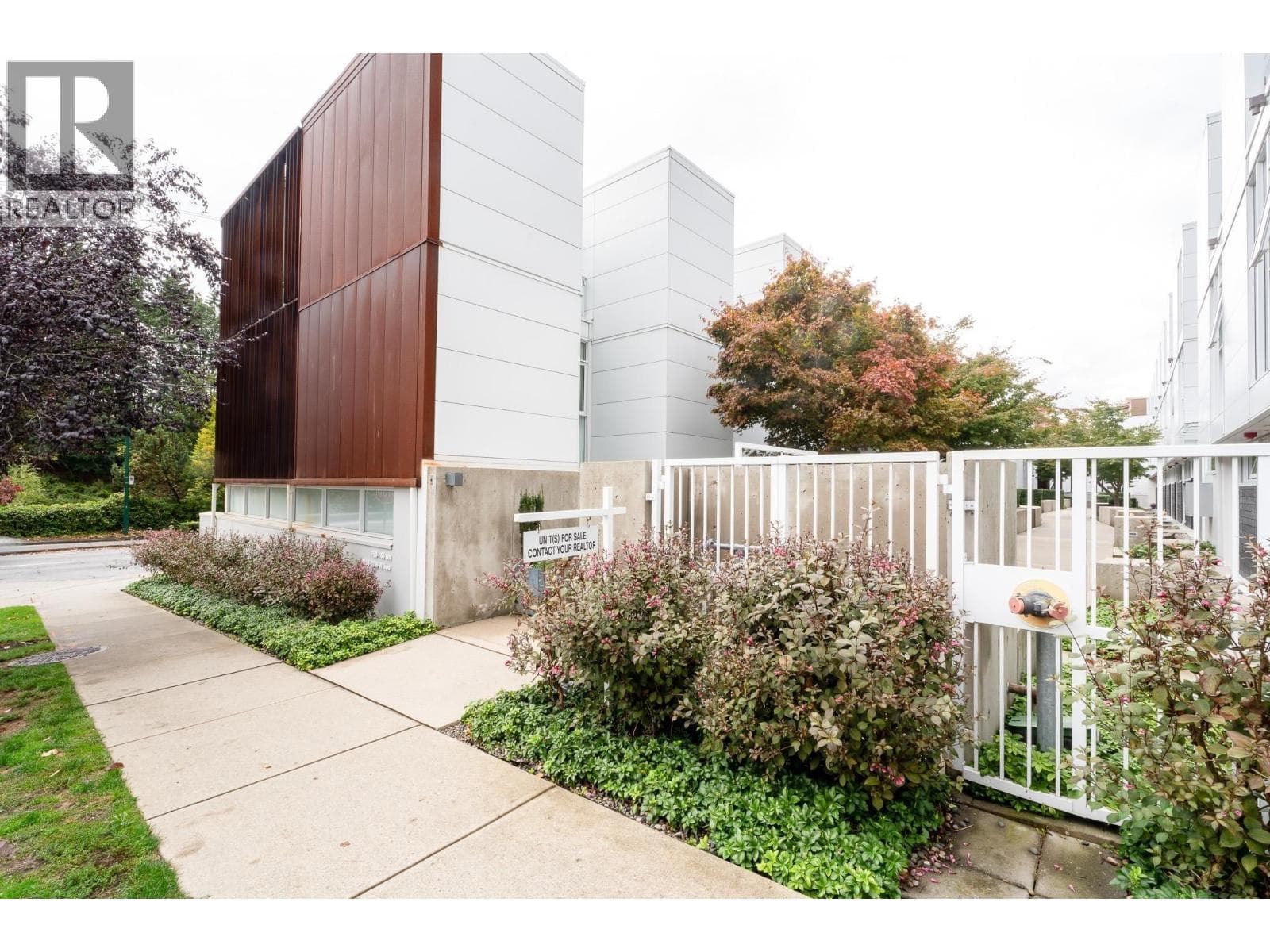 2 bed 2 bath single family at 2208 WILLOW STREET — $1,288,000