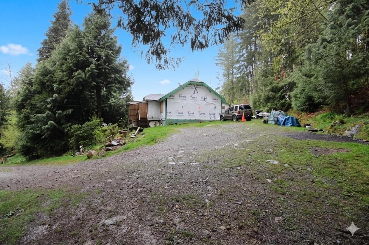 2 bed 1 bath single family at 2391 LOUGHEED HIGHWAY, Mt Woodside — $499,900