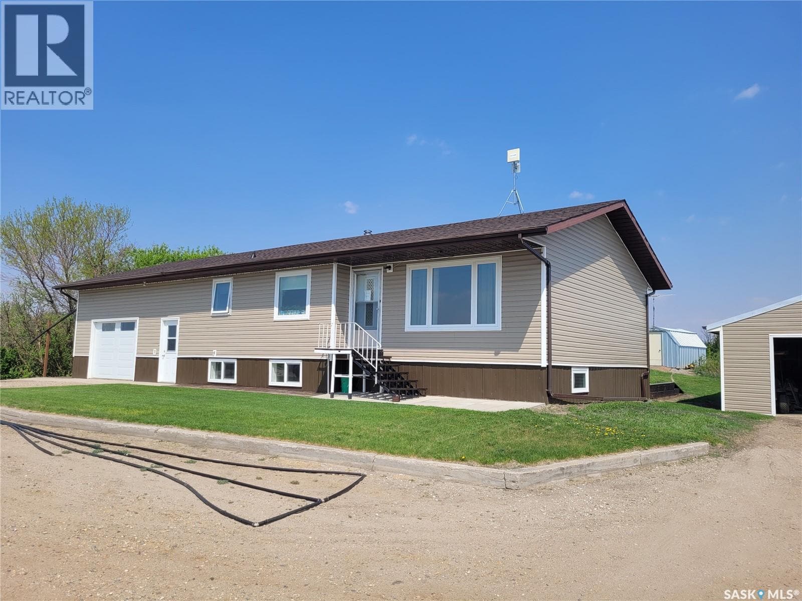 Gonsch Acreage photo 3
