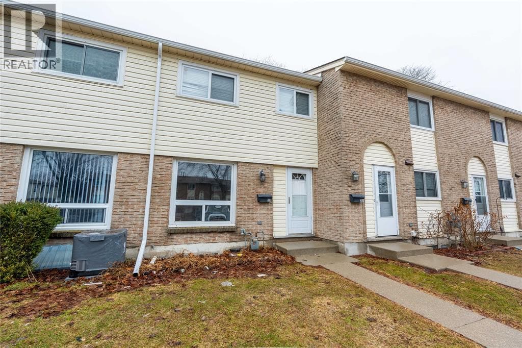 27 TURNER DRIVE Unit# 32 photo 2