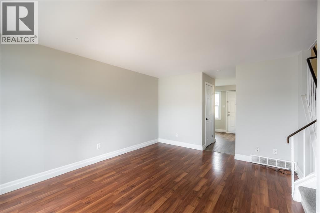 27 TURNER DRIVE Unit# 32 photo 3