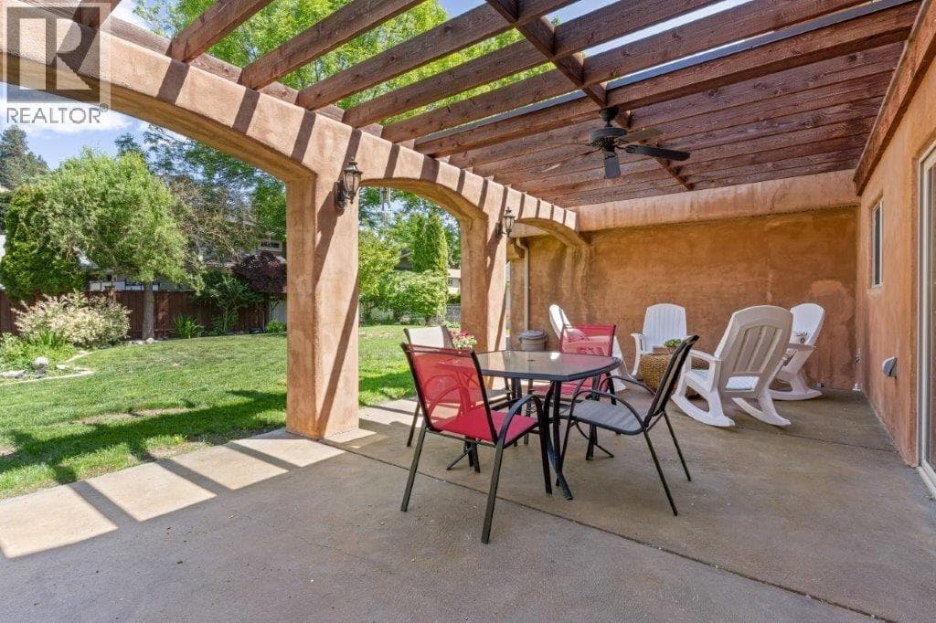 4170 Lake Avenue photo 3