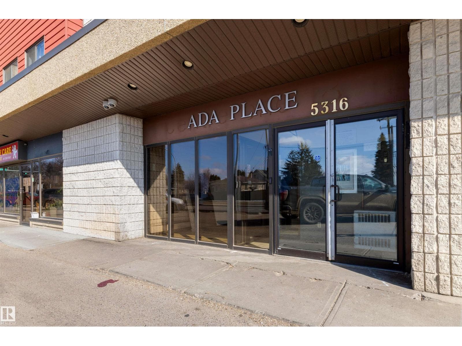 #310 5316 118 AV NW photo 2