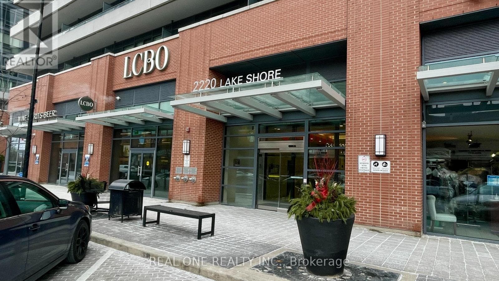 1 bed 1 bath single family at 809 - 2220 LAKESHORE BOULEVARD — $504,888