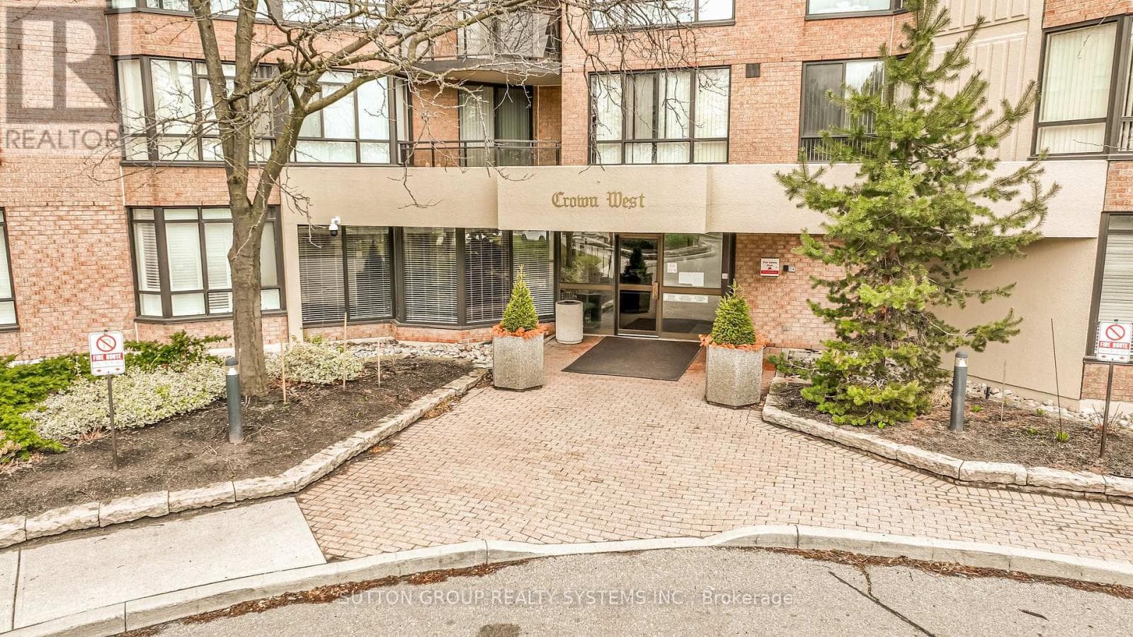 #802 - 20 CHERRYTREE DRIVE photo 2