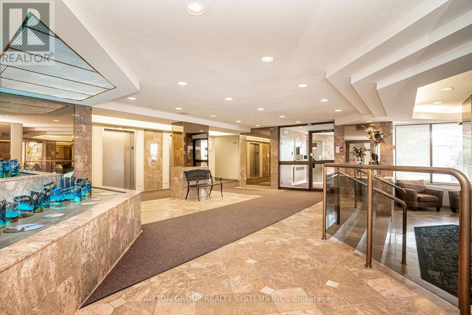 #802 - 20 CHERRYTREE DRIVE photo 5