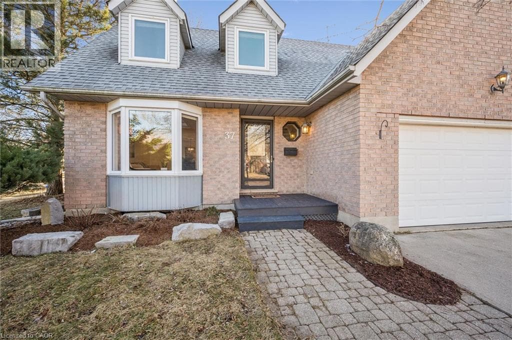 37 ENFIELD Drive photo 3